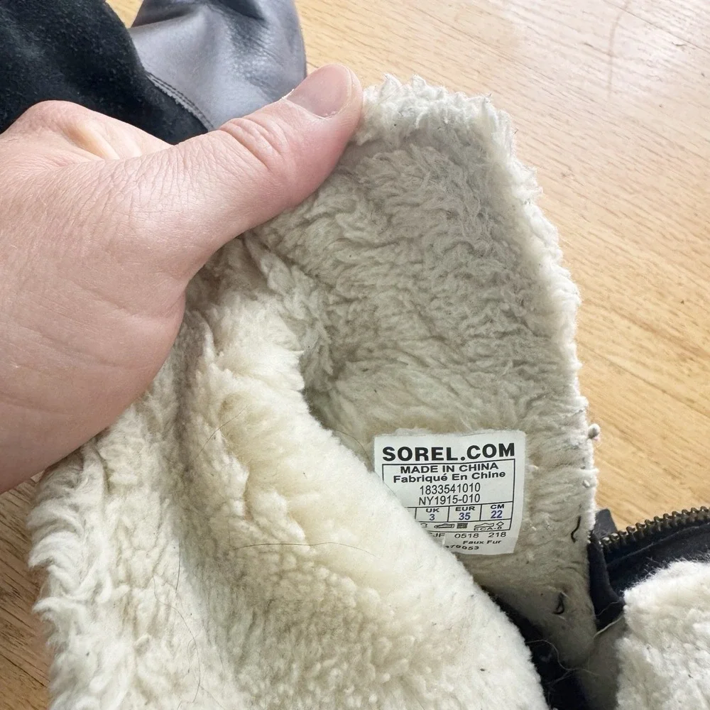 SOREL Emelie Waterproof Faux Fur Lined Girls Black Suede Boots size 4